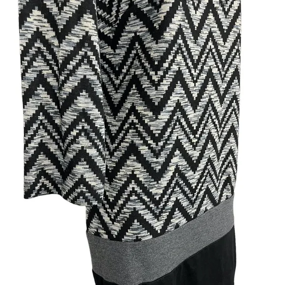 Ronni Nicole Gray & Black Chevron 3/4 Long Sleeve Mini Knit Sheath Dress sz 12 - Picture 7 of 16